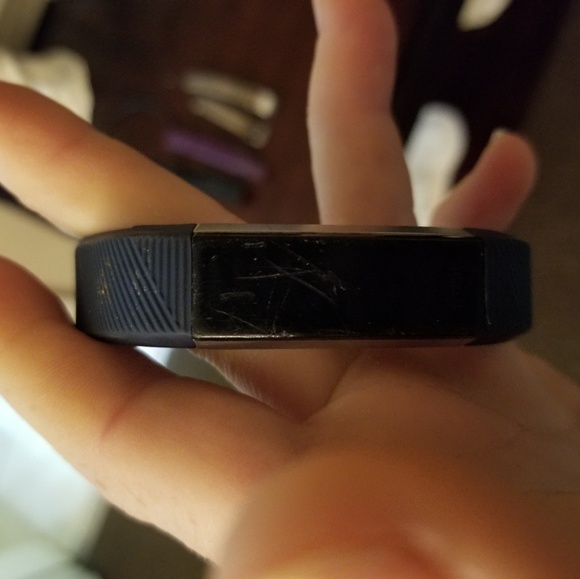 Fitbit Alta HR - Picture 2 of 4